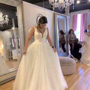 Stella York Wedding Dress 6581, NWT